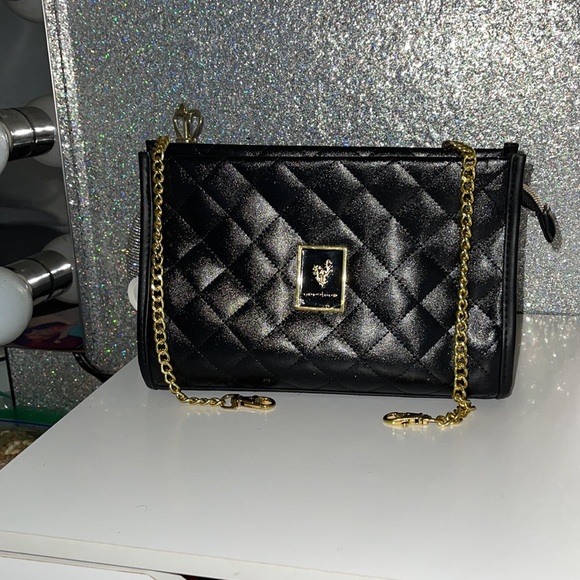 Younique Makeup bag - Picture 7 of 7